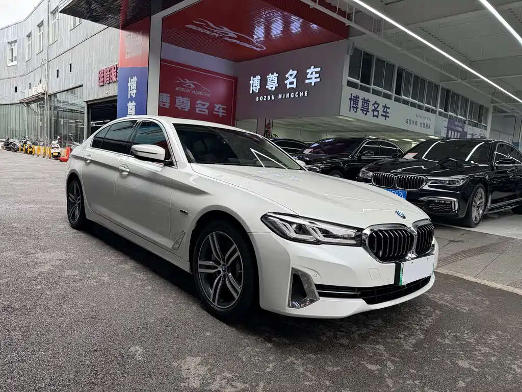 BMW 5 Series New Energy 2022 535Le Luxury Package купить на сайте DeffCars