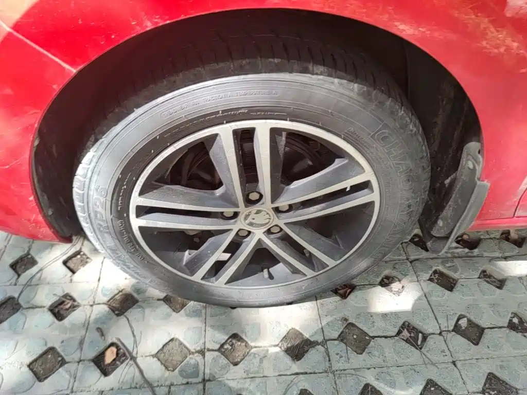 Xindong (Rapid Spaceback) 2016 model change 1.6L automatic forward version купить на сайте DeffCars