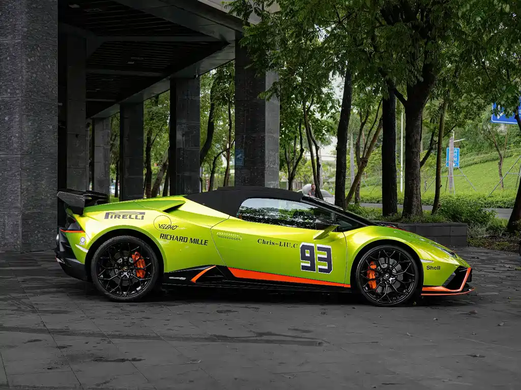 Huracan 2020 EVO RWD Spyder купить на сайте DeffCars