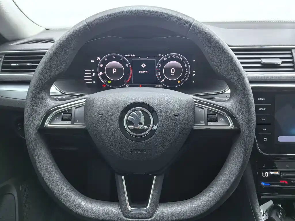 Superb 2023 facelift TSI280 DSG exclusive version купить на сайте DeffCars