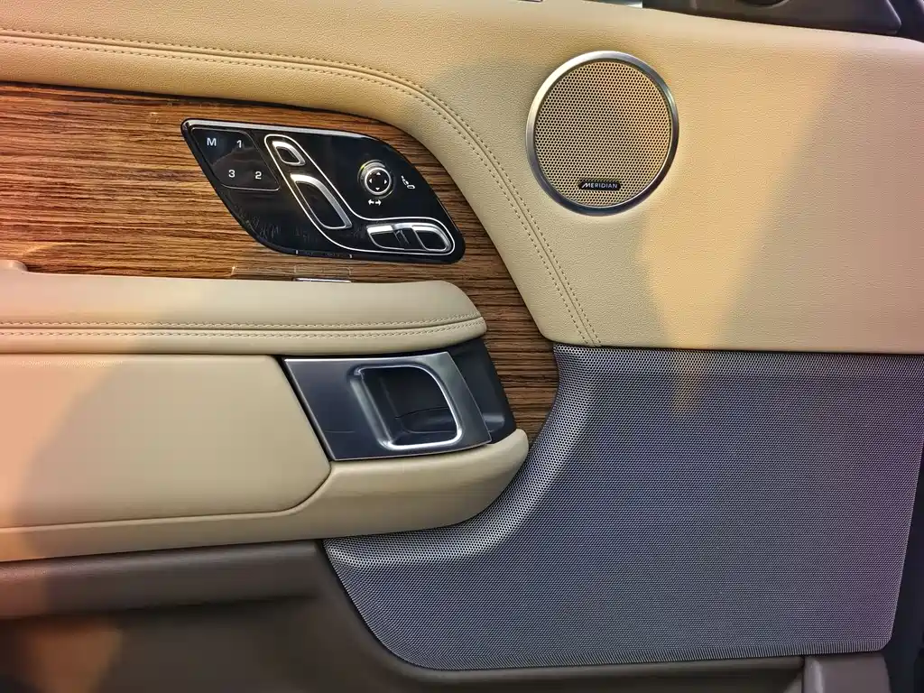 Range Rover 2019 3.0 SCV6 Legend Edition купить на сайте DeffCars