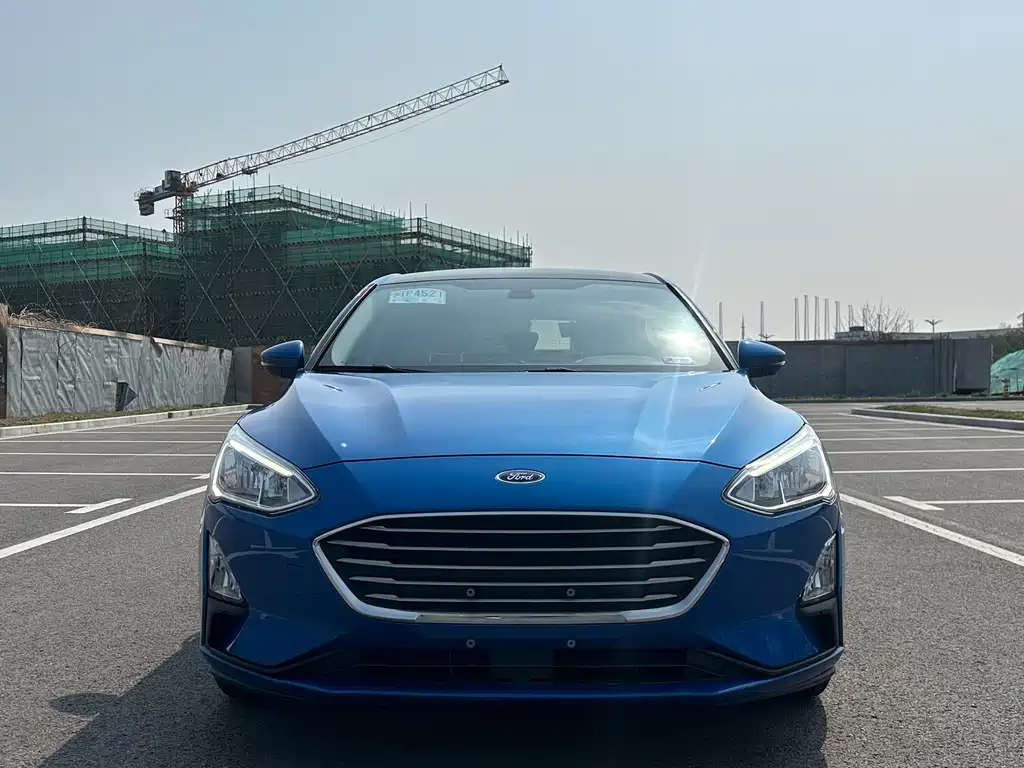 Focus 2019 Hatchback EcoBoost 180 Automatic NeochaEDGE купить на сайте DeffCars