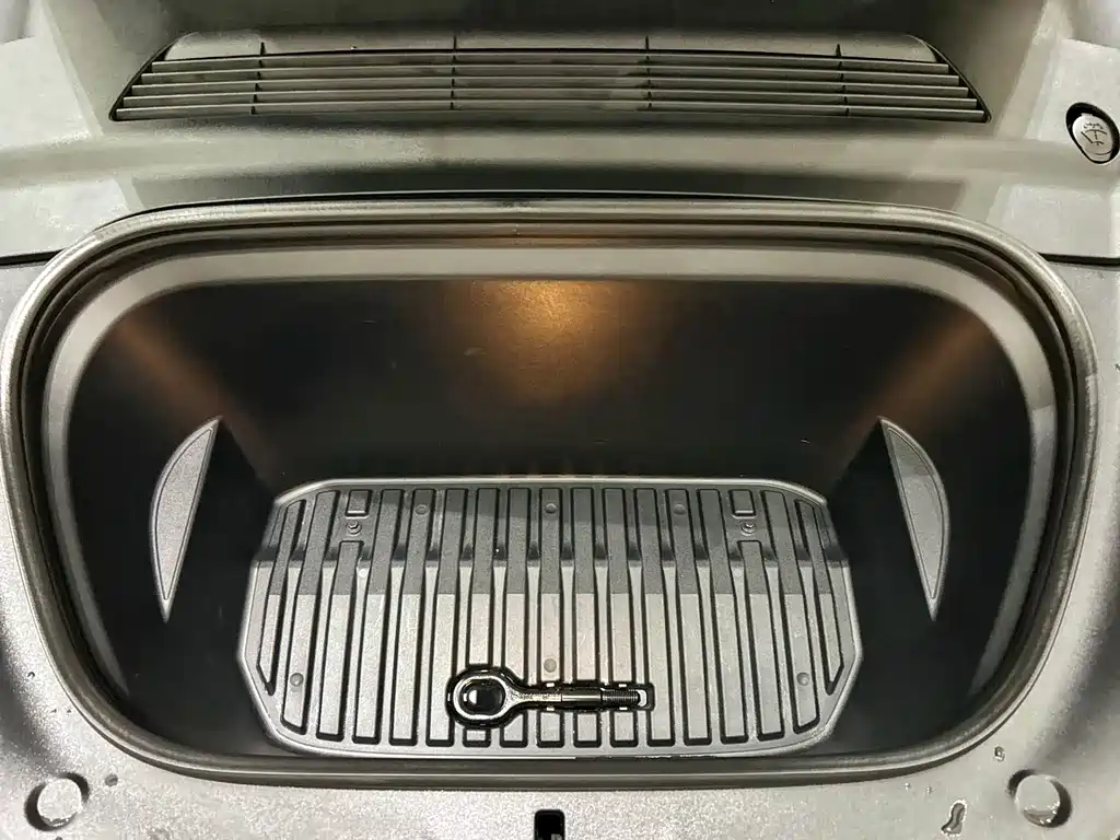 Model Y 2022 facelift rear-wheel drive version купить на сайте DeffCars