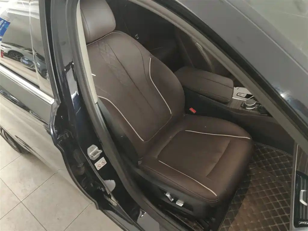 BMW 5 Series 2021 530Li Leading Luxury Package купить на сайте DeffCars