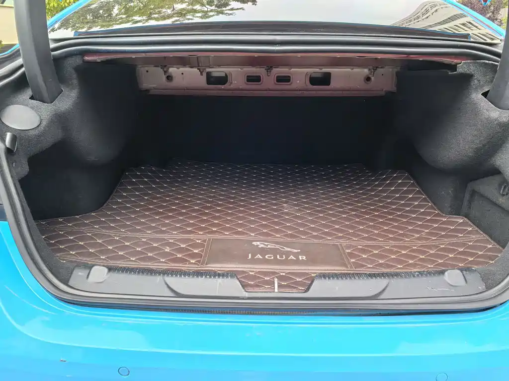 Jaguar XE 2015款 2.0T 200PS R-Sport купить на сайте DeffCars