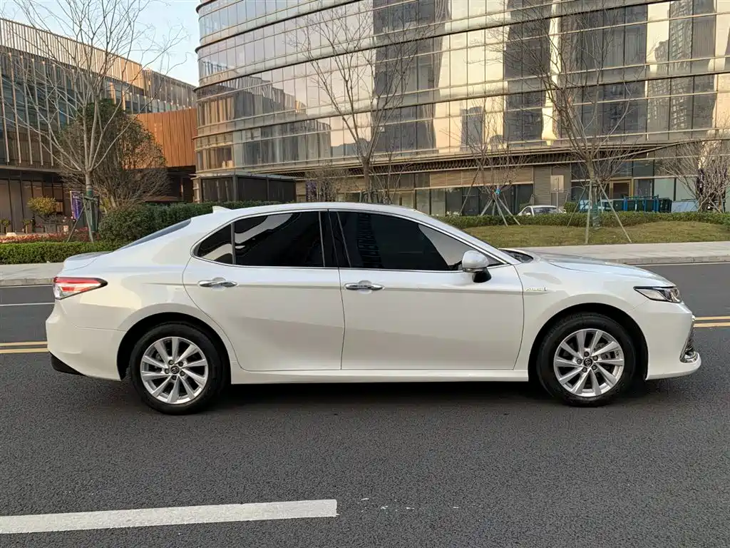 Camry 2021 Dual Engine 2.5HGVP Leading Edition купить на сайте DeffCars