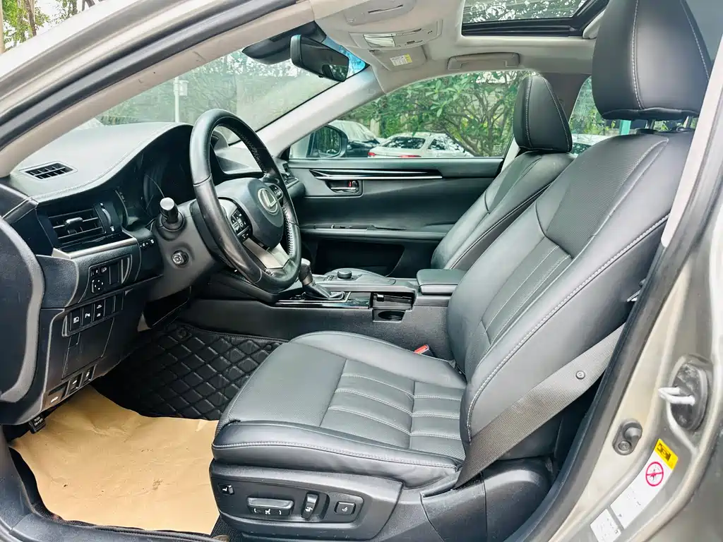 Lexus ES 2015 300h Comfort Edition купить на сайте DeffCars