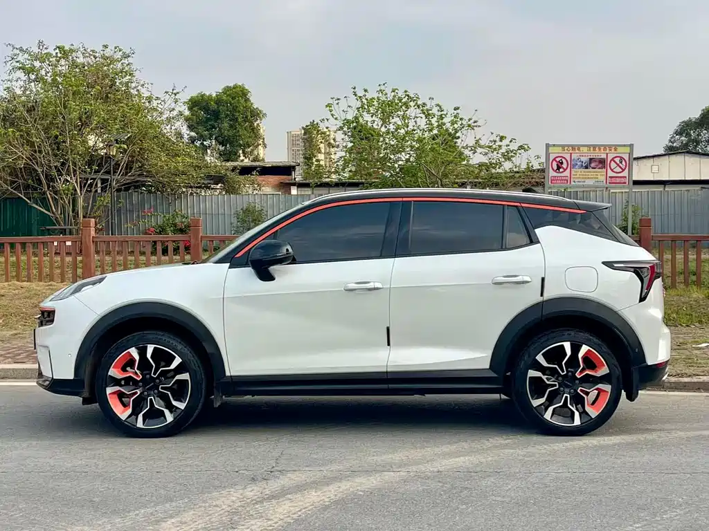 Lynk & Co 06 2020 1.5T Yao Halo купить на сайте DeffCars