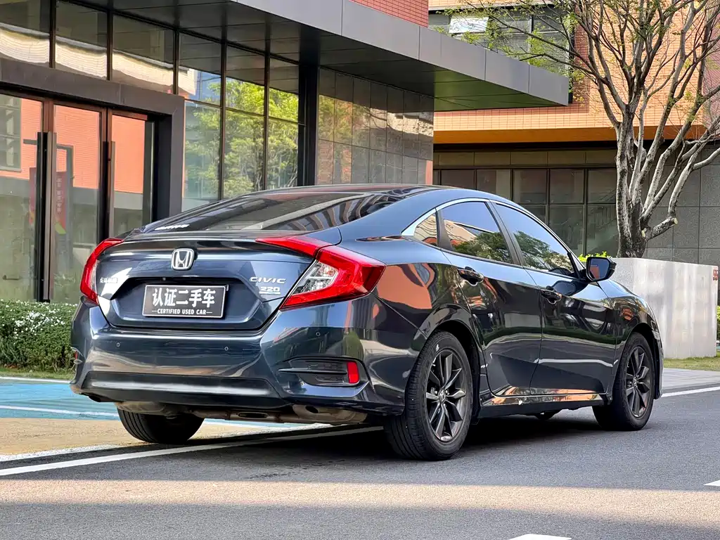 Civic 2019 220TURBO CVT Dynamic Edition National V купить на сайте DeffCars