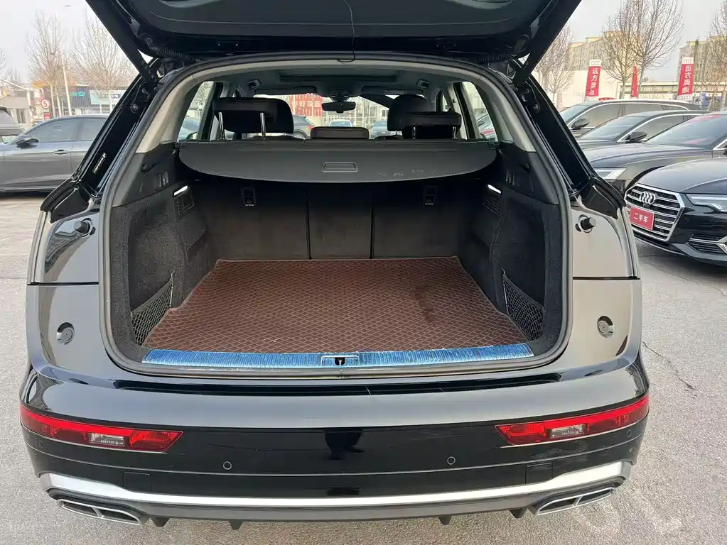 Audi Q5L 2024 40 TFSI fashionable and dynamic купить на сайте DeffCars