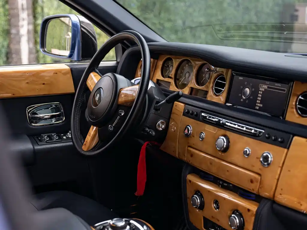 Phantom 2013 6.7L extended version EWB купить на сайте DeffCars