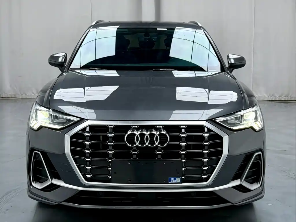 Audi Q3 2023 35 TFSI Fashionable and Dynamic (1.4T) купить на сайте DeffCars