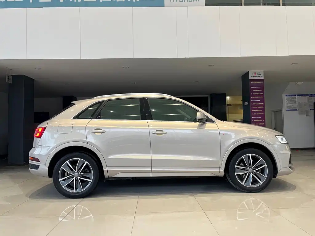 Audi Q3 2018 30 TFSI Fashionable Collection Edition купить на сайте DeffCars