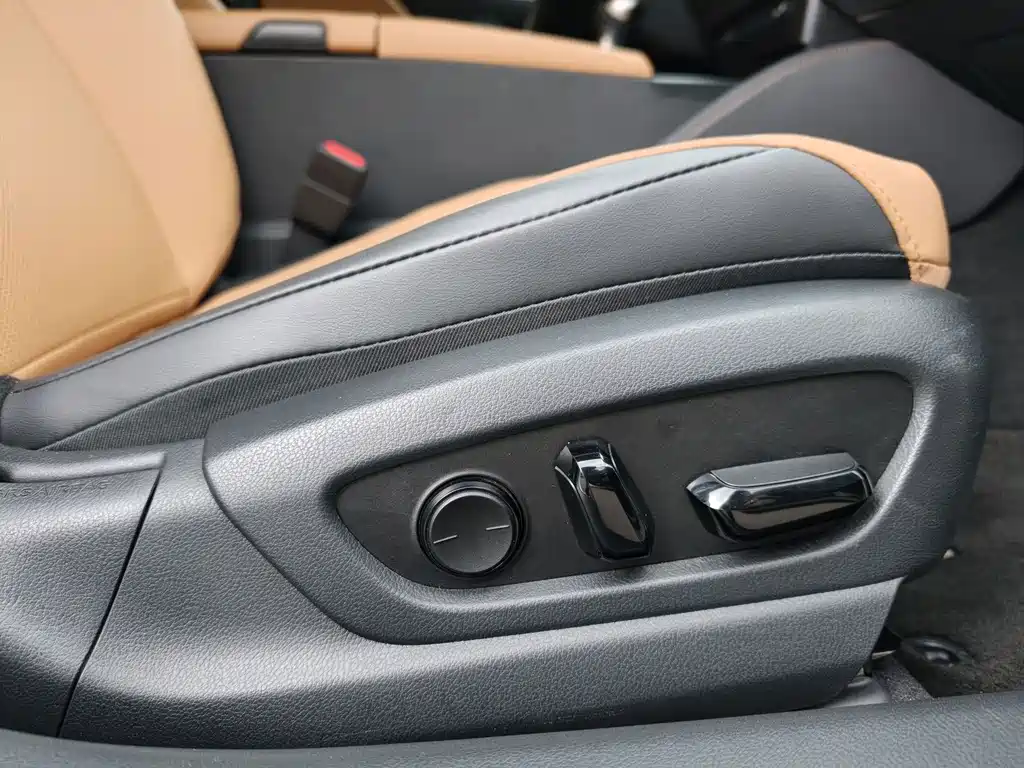 Lexus ES 2022 200 Excellence Edition купить на сайте DeffCars