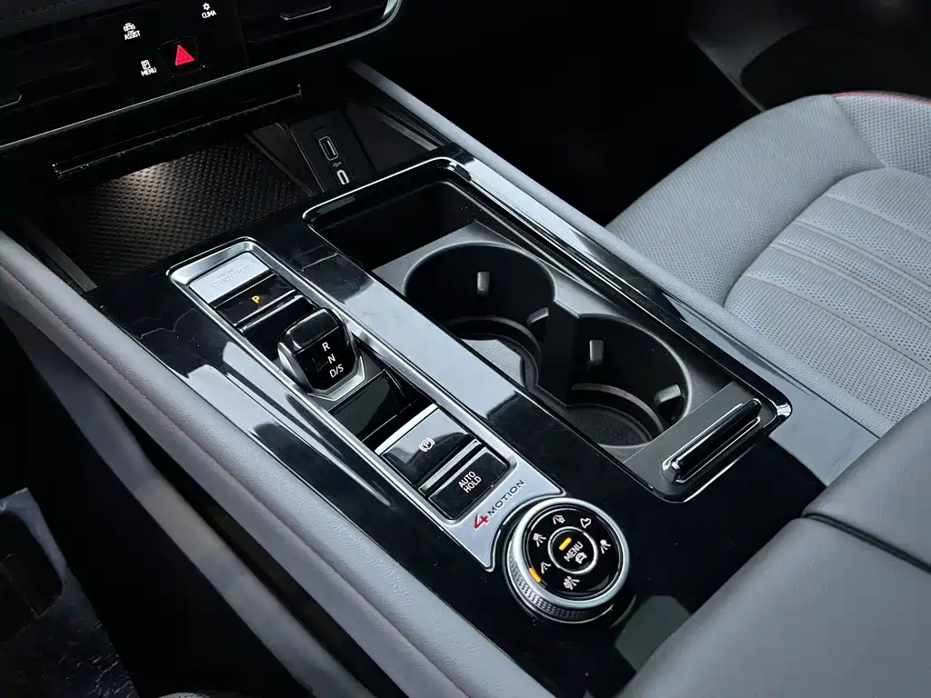 Touron 2023 Touron X facelift 380TSI four-wheel drive luxury version купить на сайте DeffCars