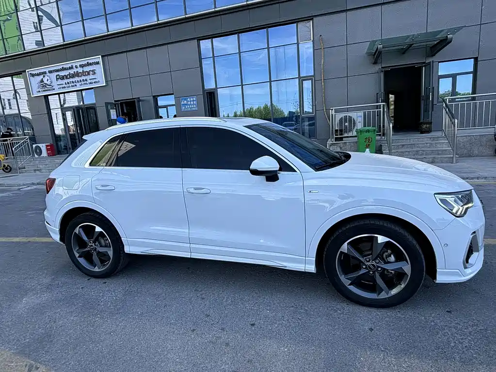 Audi Q3 2022 35 TFSI Fashionable and Dynamic купить на сайте DeffCars