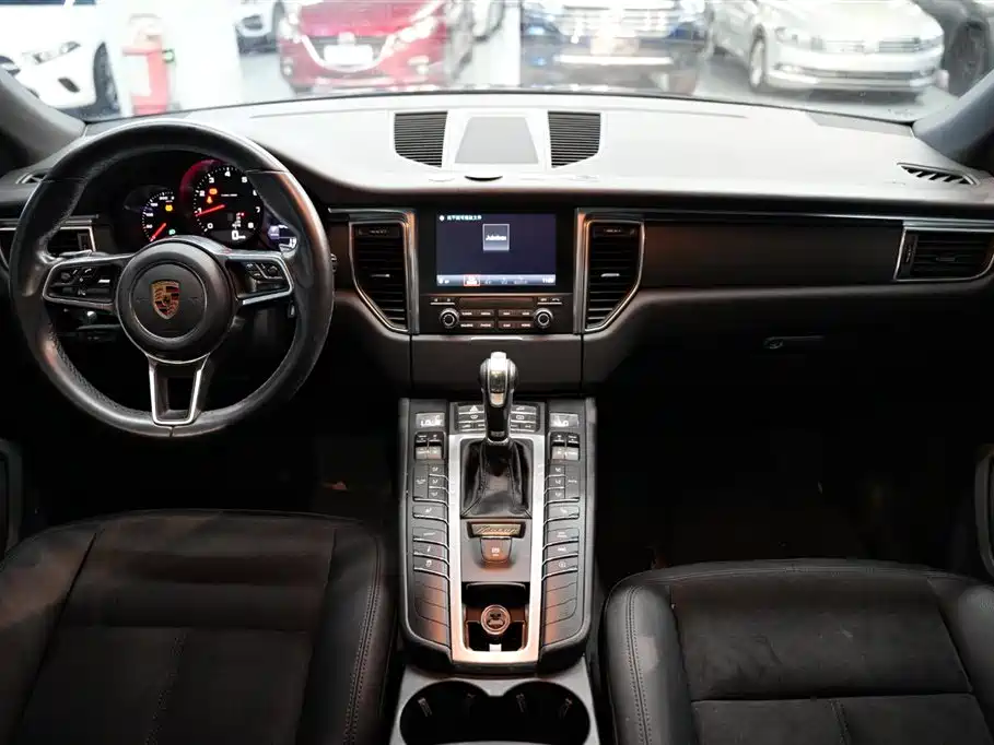Macan 2017 Macan 2.0T купить на сайте DeffCars