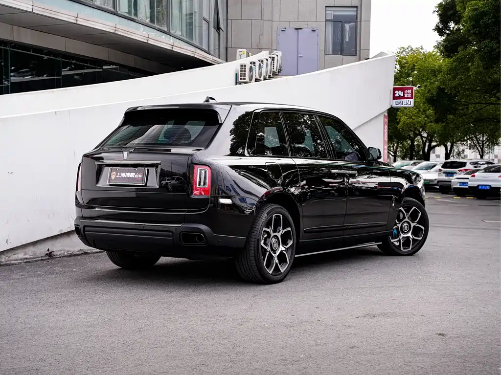Cullinan 2020 Black Badge купить на сайте DeffCars