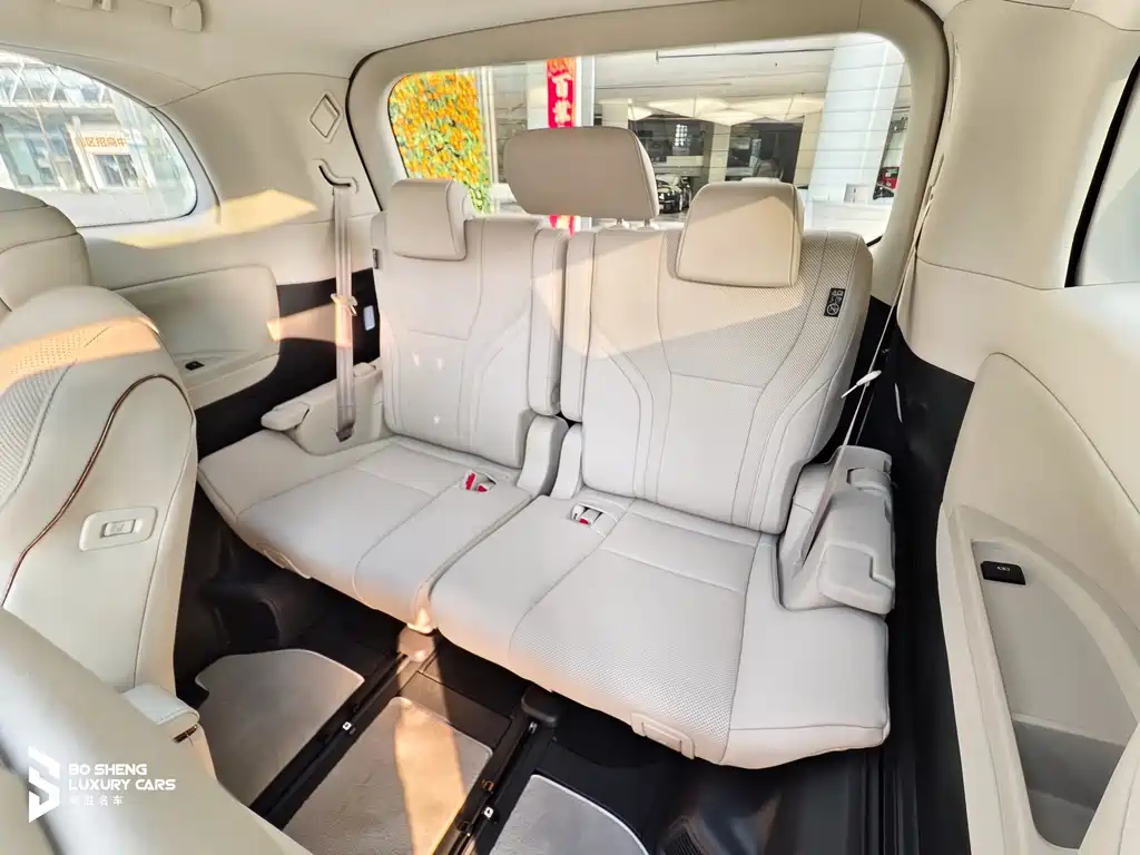 Lexus LM 2025 350h seven-seat elegant version купить на сайте DeffCars