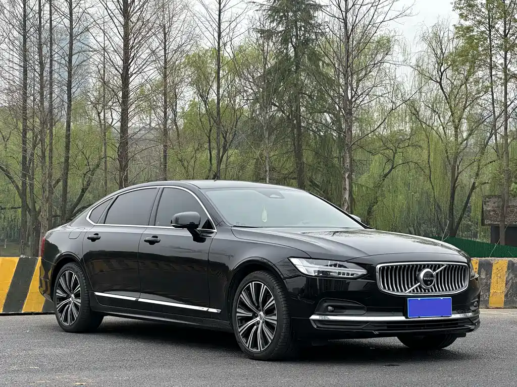 Volvo S90 2025 B5 Zhiya Luxury Edition купить на сайте DeffCars