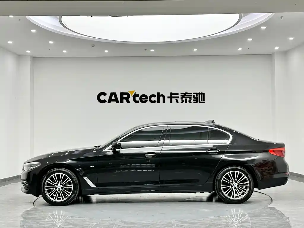 BMW 5 Series 2018 Facelift 530Li Exclusive Luxury Package купить на сайте DeffCars