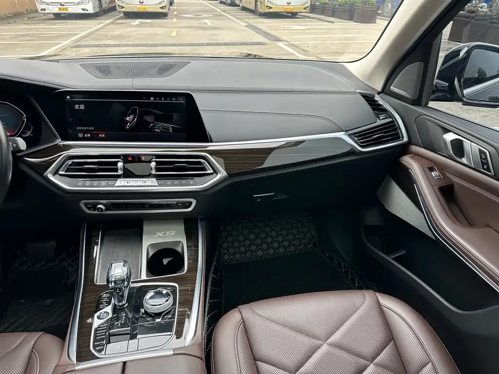 BMW X5 2022 xDrive 30Li Exclusive M Sports Package купить на сайте DeffCars