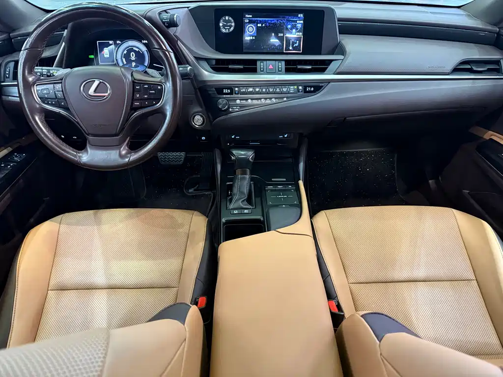 Lexus ES 2020 300h Excellence Edition купить на сайте DeffCars