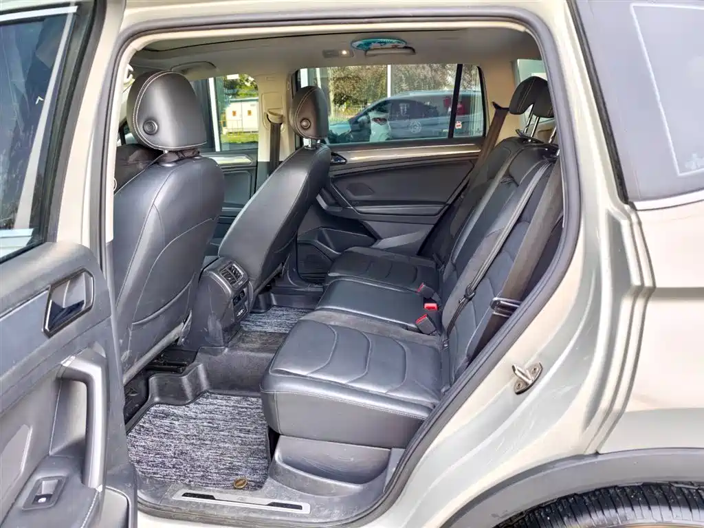 Tiguan L 2021 330TSI automatic two-wheel drive R-Line flagship version купить на сайте DeffCars