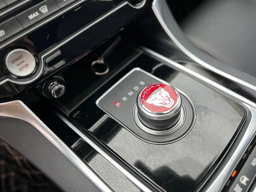 Jaguar XEL 2019 2.0T 200PS Luxury Edition купить на сайте DeffCars