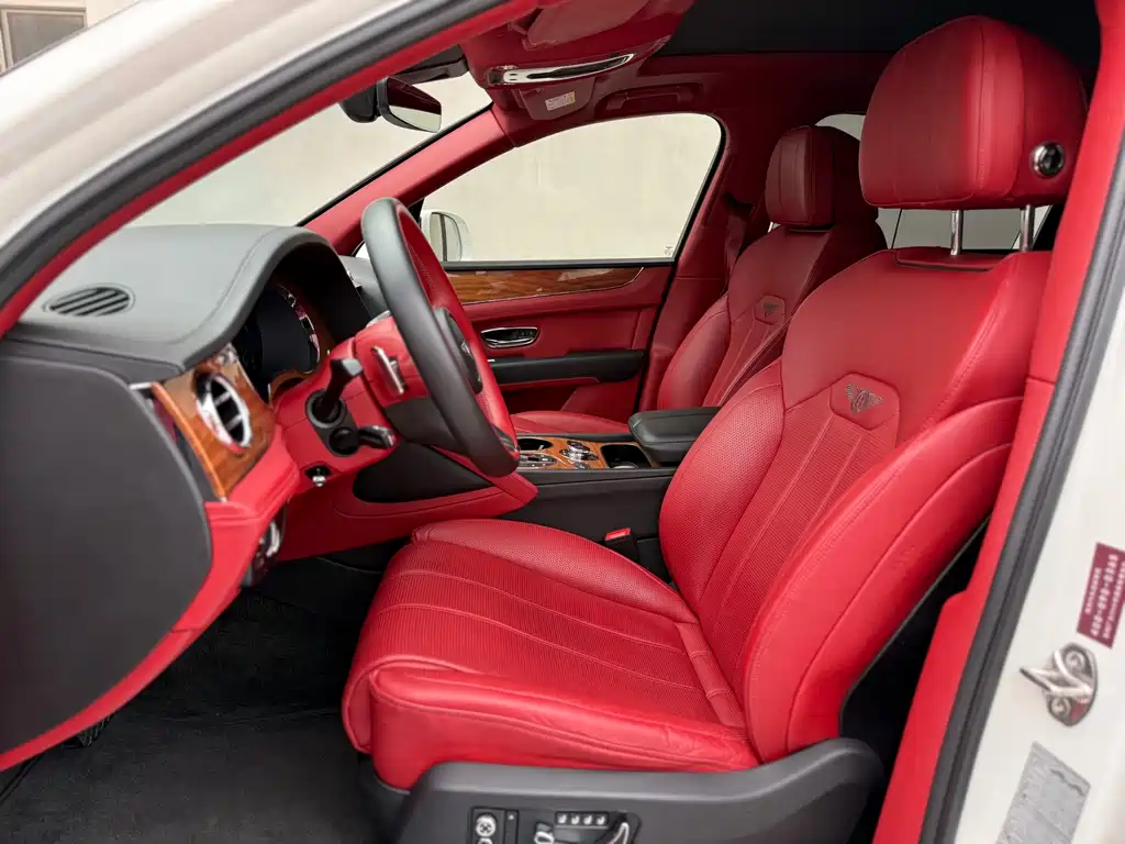 Bentayga 2021 4.0T V8 купить на сайте DeffCars