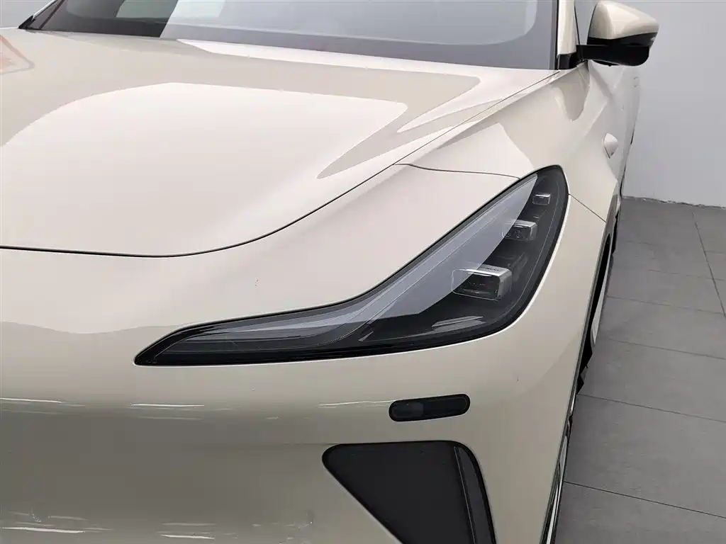 Zhiji LS7 2023 90kWh Elite four-wheel drive version купить на сайте DeffCars