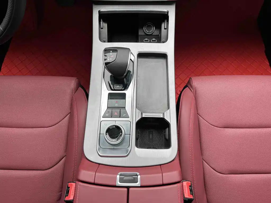 Jietu X70 PLUS 2023 model 1.5T DCT Ziqiang PRO 5 seats купить на сайте DeffCars