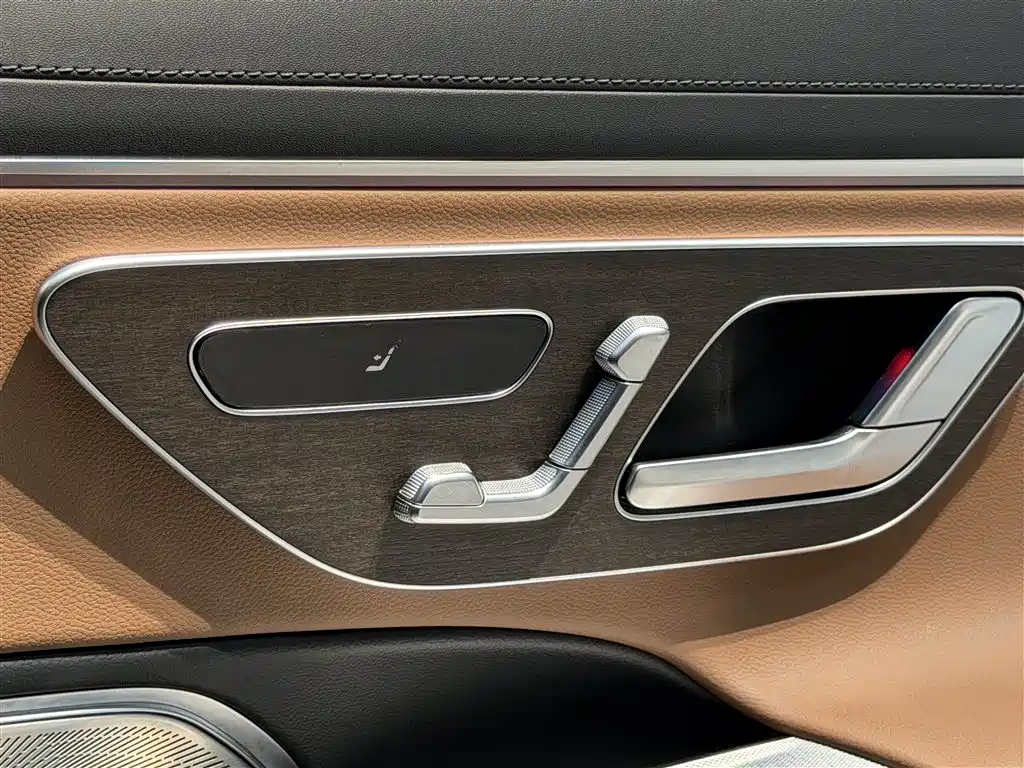 Mercedes-Benz E-Class 2024 E 300 L Luxury Model купить на сайте DeffCars