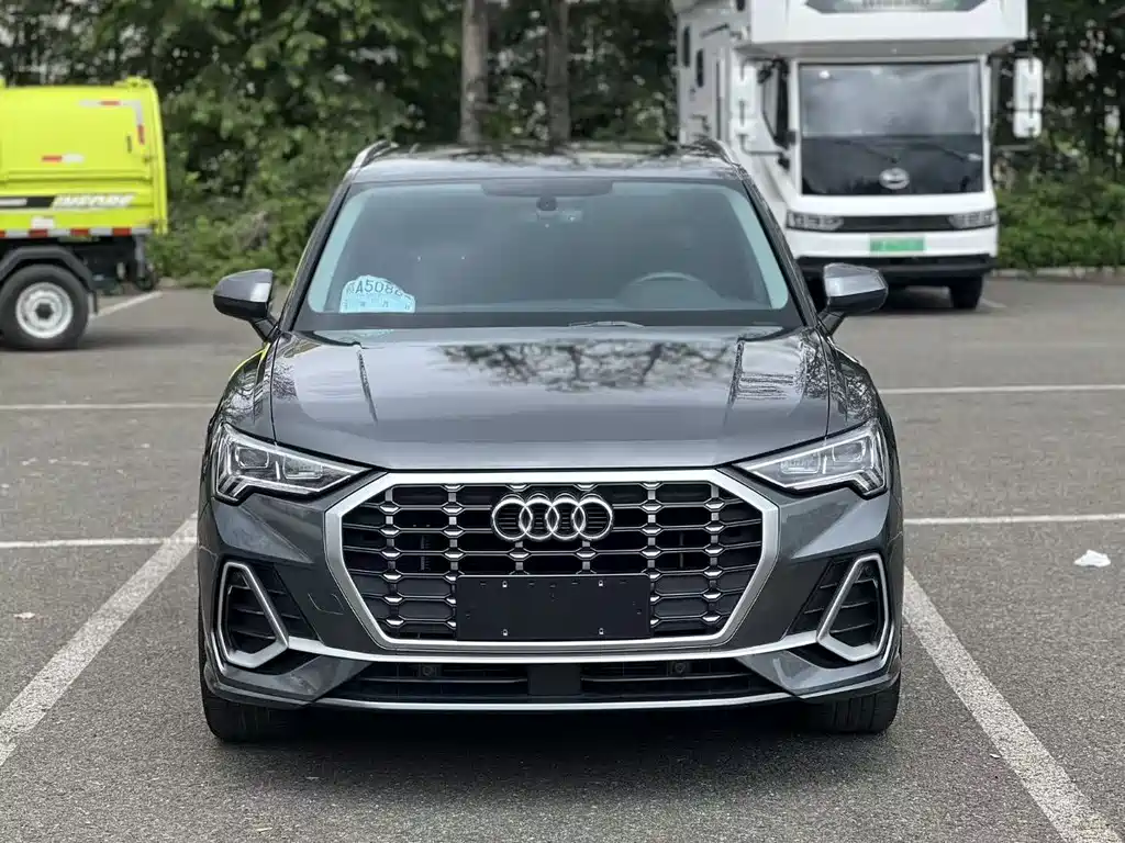 Audi Q3 2023 35 TFSI Fashionable and Dynamic (1.4T) купить на сайте DeffCars