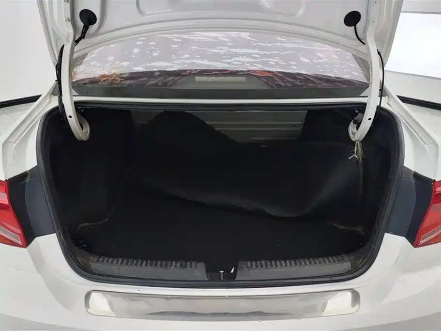 Jetta 2017 1.4L manual fashion model купить на сайте DeffCars