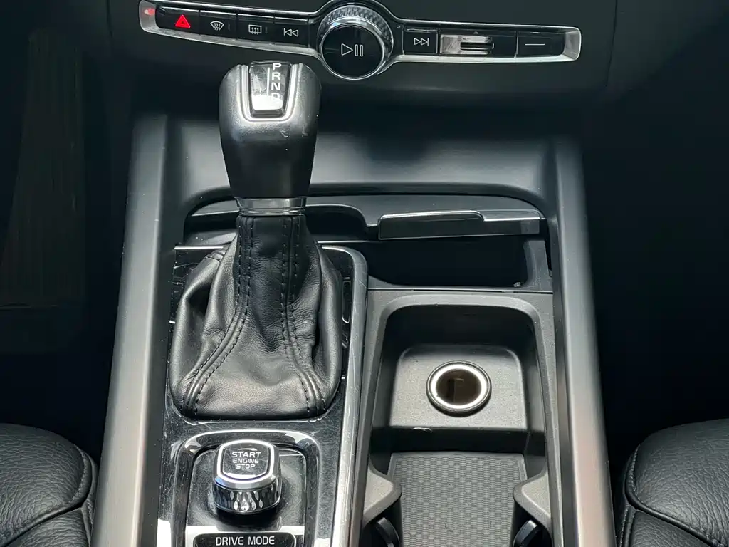 Volvo XC60 2019 T5 Four-wheel Drive Smart Edition National VI купить на сайте DeffCars