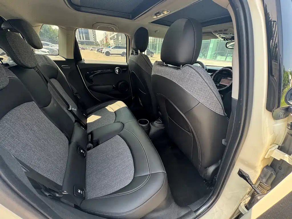 MINI 2019 1.5T COOPER Classic Five-Door Edition купить на сайте DeffCars