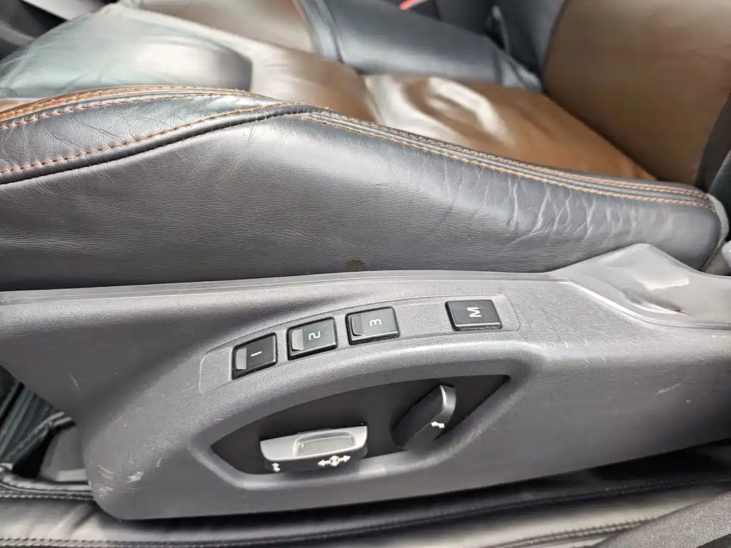 Volvo XC60 Imported 2014 Model T6 Zhiyi Edition купить на сайте DeffCars