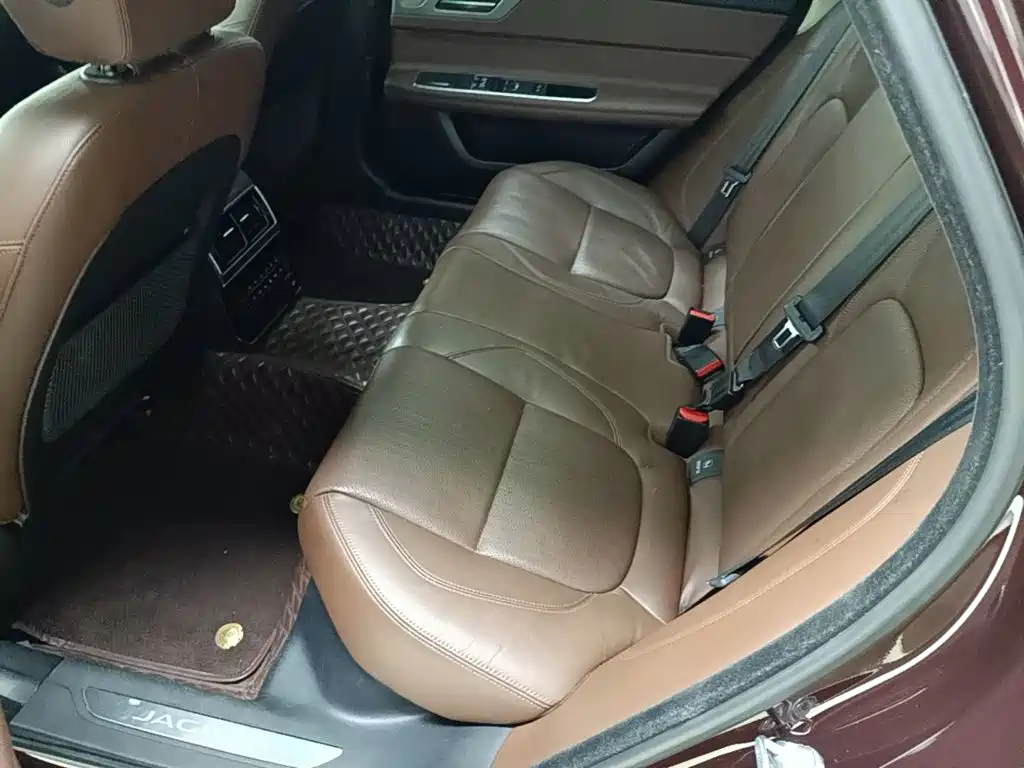 Jaguar XFL 2020 XFL 2.0T P250 four-wheel drive exclusive edition купить на сайте DeffCars