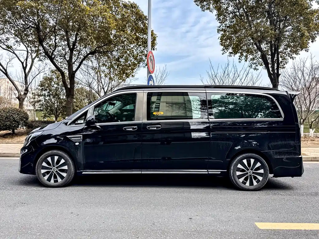 Vito 2023 2.0T Business Edition 7 seats купить на сайте DeffCars