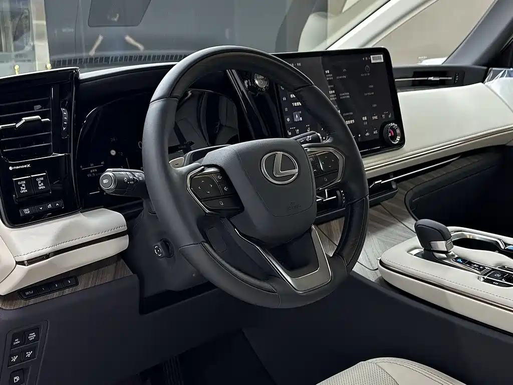 Lexus LM 2025 500h six-seater premium version купить на сайте DeffCars