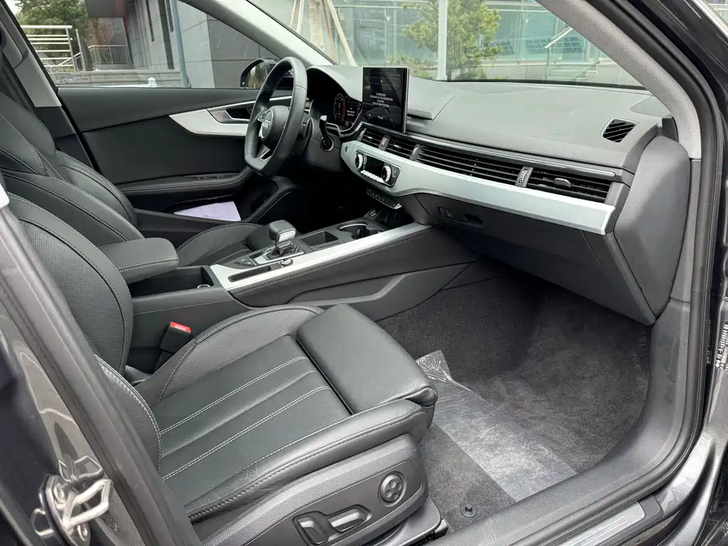 Audi A4L 2023 40 TFSI luxury and dynamic model купить на сайте DeffCars