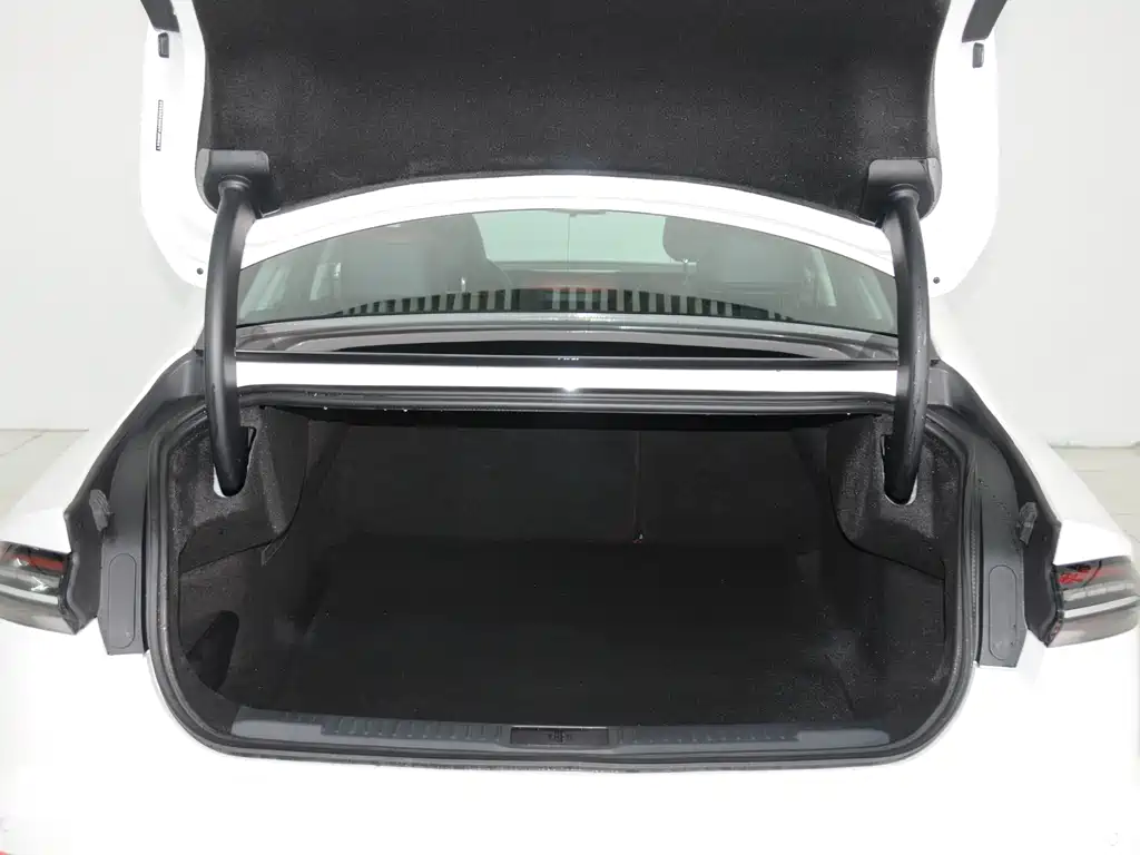 Lincoln Z 2024 2.0T Premium Edition купить на сайте DeffCars