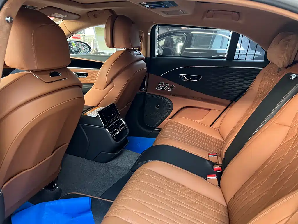 Flying Spur 2024 4.0T V8 S купить на сайте DeffCars