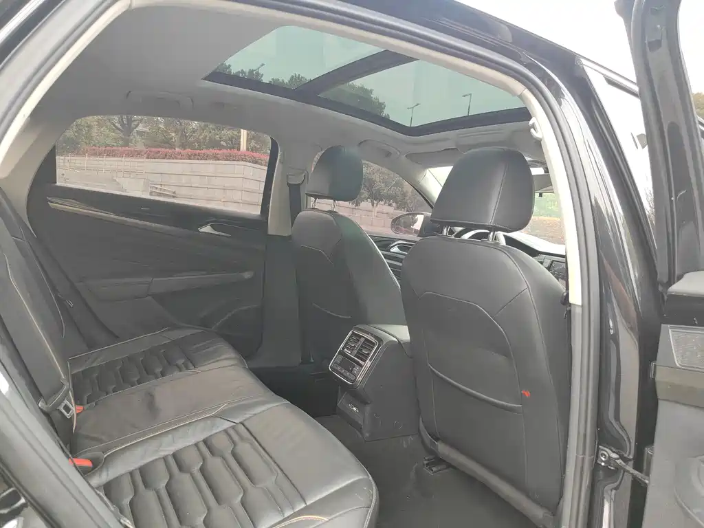 Passat 2019 330TSI Elite Edition National VI купить на сайте DeffCars