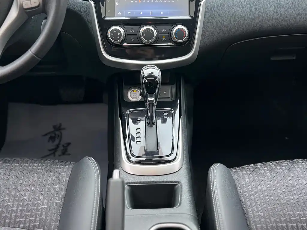 Tiida 2020 1.6L CVT Smart Travel Edition купить на сайте DeffCars