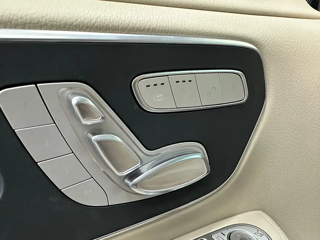 Mercedes-Benz V-Class 2024 V 300 L Long Wheelbase Luxury Edition купить на сайте DeffCars