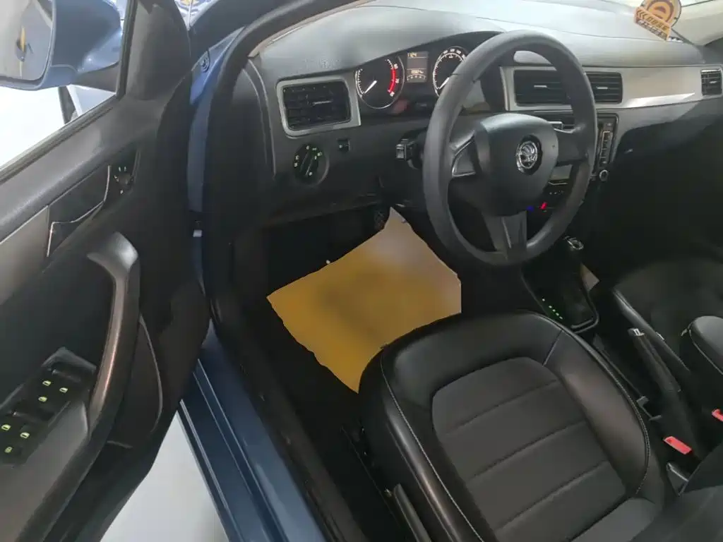 Xindong (Rapid Spaceback) 2016 1.6L automatic version купить на сайте DeffCars