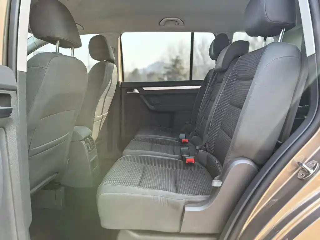 Touran 2013 1.4T manual comfort version 5 seats купить на сайте DeffCars