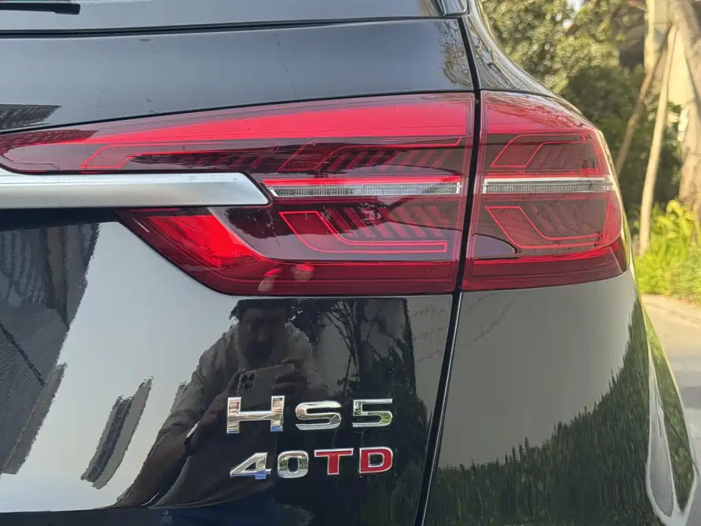 Hongqi HS5 2022 facelift 2.0T Zhilian Flagship Edition купить на сайте DeffCars